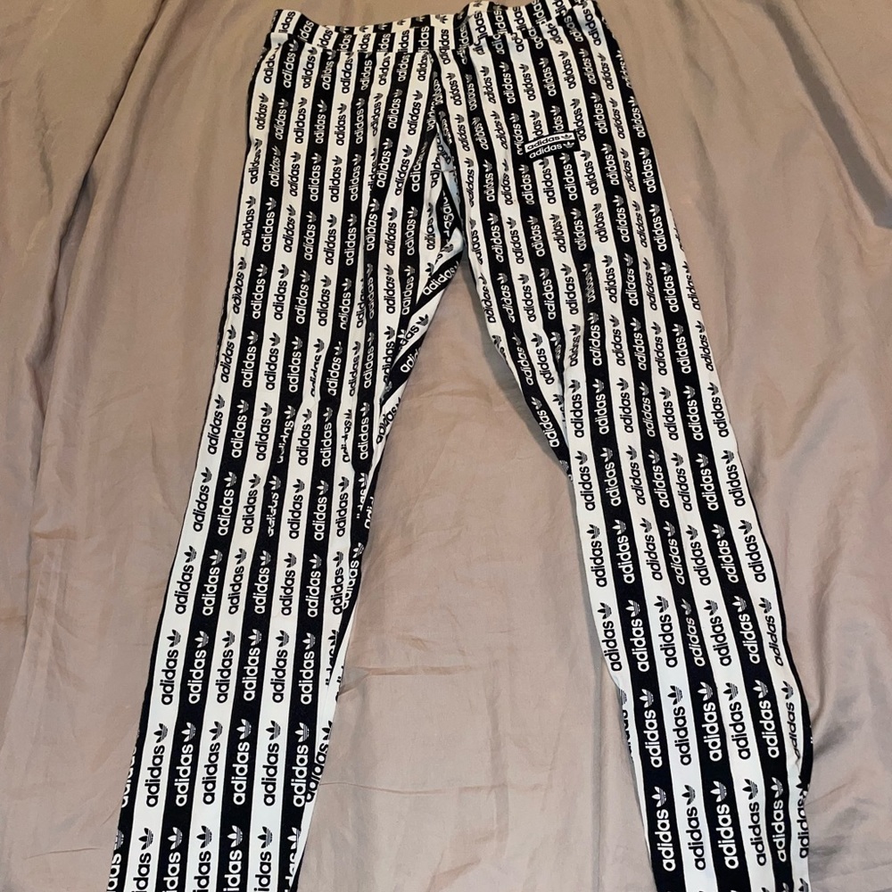 Woman’s Small Adidas Leggings Black/White